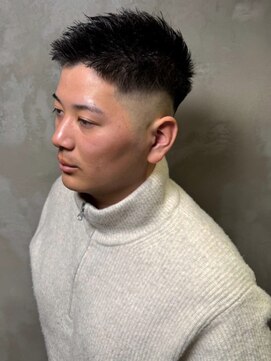 ディスイズバーバーサード(THIS IS BARBER 3rd) ソフトモヒカン　スキンフェード　束感　ベリーショート　黒髪