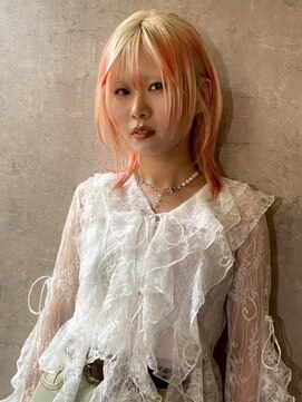 イル(iLe.) ブリーチ/ミディアムヘア/デザインカラー/フェイスフレーミング