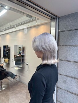 エミーバイモアムー(Emmie byMoremuu) 【あいり】シルバーカラー