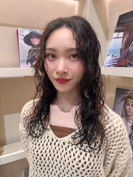 カエルムアヴェダ(CAELUM AVEDA) ロングパーマスタイル