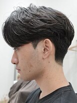 カルム(kalm)&nbsp;メンズセンターパートウルフセンターパートニュアンスパーマ襟足