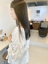 ヨウ(YEAU)&nbsp;オリーブベージュカラー