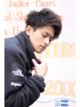 ネイビー(NAVY) ソフトツーブロックのアップバングショートくせ毛風パーマ