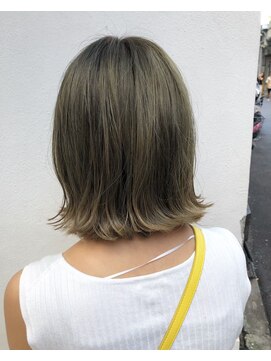 フロート 小阪店(float) ハニーイエロー_外ハネボブ,アッシュブラウン,ネオウルフ