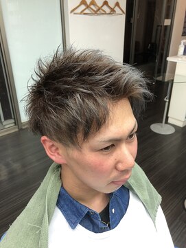 コルヌ(cornu) アップバングスタイル