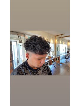 ポコ ア ポコ POCOaPOCO スペインカール風ツーブロックパーマ