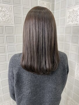 ヘンリエッタ 自由ヶ丘(Henrietta) ミディアムグレージュ