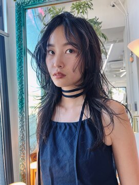 ルーヴェ(LOWE) 【natsumi】ハイレイヤーミディアムロング,顔まわりカット