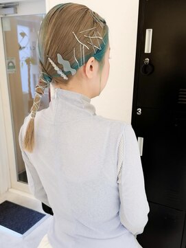 セルカ 新宿(CERCA) タイトポニーアレンジ【CERCA新宿/新宿西口】