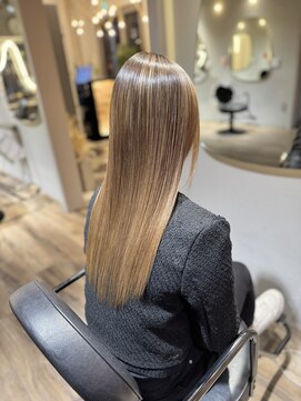 ロロネー 天満(Lolonois) 【Lolonois天満】酸熱トリートメント（釣本竜哉）