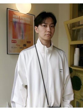 ヒントステーション フォーメンズ(HINTSTATION for Men's) 〈浅草 半個室〉 メンズセンターパート/ナチュラル