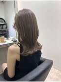 ブリーチ1回～グレージュカラー ミディアム くびれレイヤー