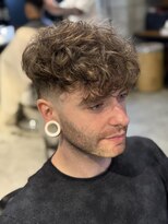 フランクスバーバー アンド ビアークラブ(FRANK'S BARBER and BEER CLUB)&nbsp;スパイキーショート/フェザーパーマ/サーフカール/有楽町