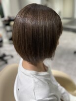 レヴリー(reverie)&nbsp;ツヤ髪白髪ぼかしハイライトショートボブ30代40代心斎橋