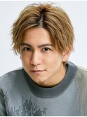 ラフに決まるセンターパート、おしゃれ大人ニュアンスパーマ