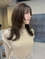 ヘアー アイス ルーチェ(HAIR ICI LUCE) ハッシュカットレイヤーカットオリーブグレージュ/中西