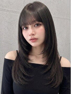 ユーフォリア 新宿通り(Euphoria) 暗髪サラサラロングぱっつん前髪外ハネレイヤー