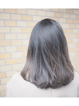 ノエル ヘアー アトリエ(Noele hair atelier) 『Noele』切りっぱなしスモーキーアッシュグレー