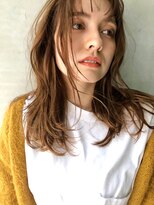 セミロングレイヤー　抜け感ヘア　シアカラー