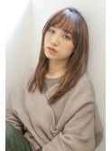 ミディアムレイヤーナチュラルストレート