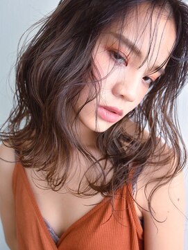 シロ(silo.) silo./スキントーンに似合わせるゆるふわブラウンベージュ♪