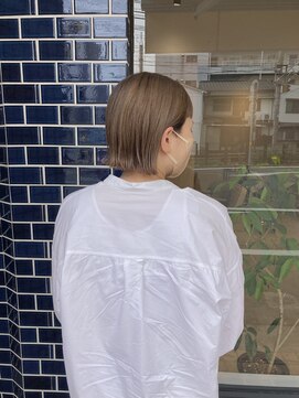 ワイ(wai) 切りっぱなしコンパクトボブ