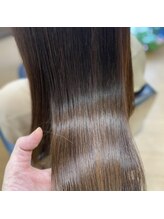 【平日限定】クーポン利用で賢く綺麗を手に入れませんか？【業界初】髪質改善専用ヘアケア剤もあります☆