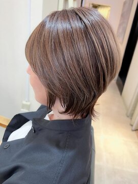 ルセロ(lucero) 脱白髪染めハイライト×ショートウルフ　lucero#センター北