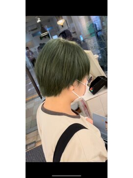 ヴィザヴィ 志村坂上店(vis a vis) 【ヴィザヴィ志村坂上】耳かけショートカット/グリーンカラー