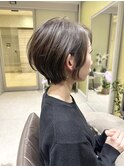 美シルエットなショートボブスタイル