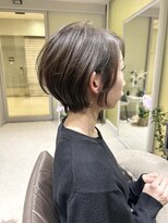美シルエットなショートボブスタイル