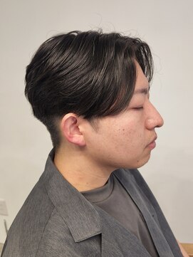 ニアウ 伊勢崎連取店(Niau) 刈り上げセンターパートニュアンスパーマ