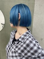 キャロルガーデンズ ボコカ 表参道(Carroll Gardens bococa)&nbsp;ワンレン ボブ  水色 ブルー ブリーチ