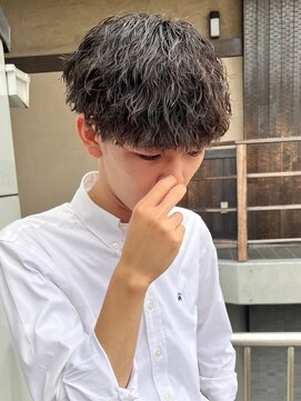 アイズ 海老名(AIZU) ツイストスパイラルパーマ メンズパーマ メンズカット 眉毛