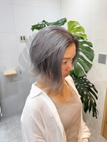 シュアショット(SURE SHOT)&nbsp;シルバーグレー　ハイトーンボブ　外ハネ
