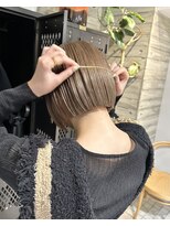 マニア(mania.) アッシュベージュラベンダーブラウンくすみカラーボブ透明感髪色