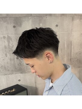 メイン(MENIN) ローフェード[相模大野/メンズカット］