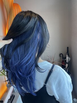 コレットヘア(Colette hair) レイヤースタイル／インナーブルー／インナーブリーチ