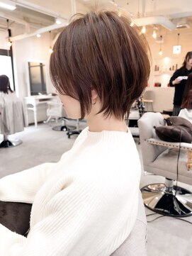 シシ 大宮(She 2.) ショート/ショートボブ/ショートカット/丸みショート/大宮