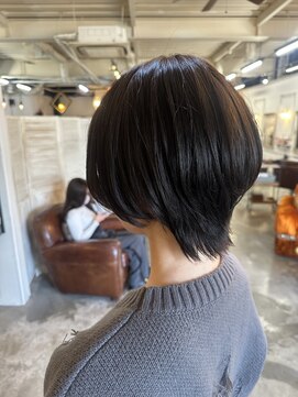 フルアヘッド(FULL A HEAD) ショートウルフカット/レイヤーカット/ウルフカット