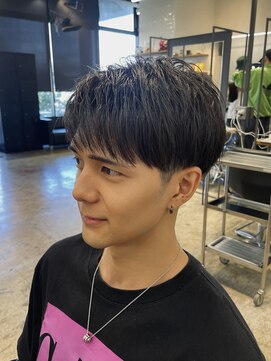 ザデイ カットアンドカルチャーショップ(THE DAY CUT&CULTURE SHOP) 刈り上げ被せマッシュ