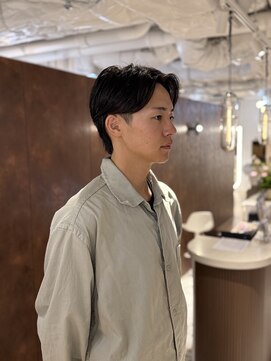 ウノプリールヴァモス(unopulir Vamos) 襟足ありセンターパート