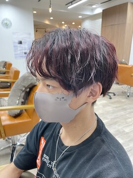 ルチナ 秦野(Lucina) メンズカット/センターパート/ピンクカラー/韓国/ブリーチ