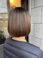 ソラーナ(SOLANA)&nbsp;白髪ぼかしハイライト  ×   ボブ