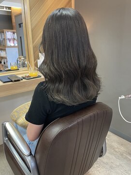 ヘア プロデュース キュオン(hair produce CUEON.) やわらか透明感グレージュ