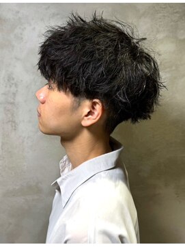 ディスイズバーバーサード(THIS IS BARBER 3rd) 刈り上げマッシュ　ツイストパーマ　ダウンパーマ　黒髪