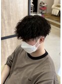 波巻きパーマツイストスパイラルマッシュツーブロック刈り上げ