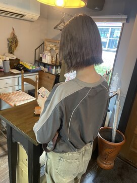 イロ(iro) 透明感ボブ