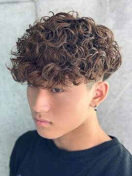 フィフス 神南(fifth) 渋谷メンズパーマスペインカールツイストスパイラルパーマ強め