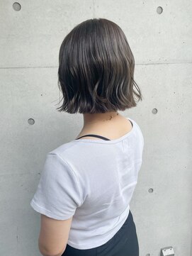 シュリット 溝の口(schritt) 切りっぱなしボブ/波巻き　溝の口naomi